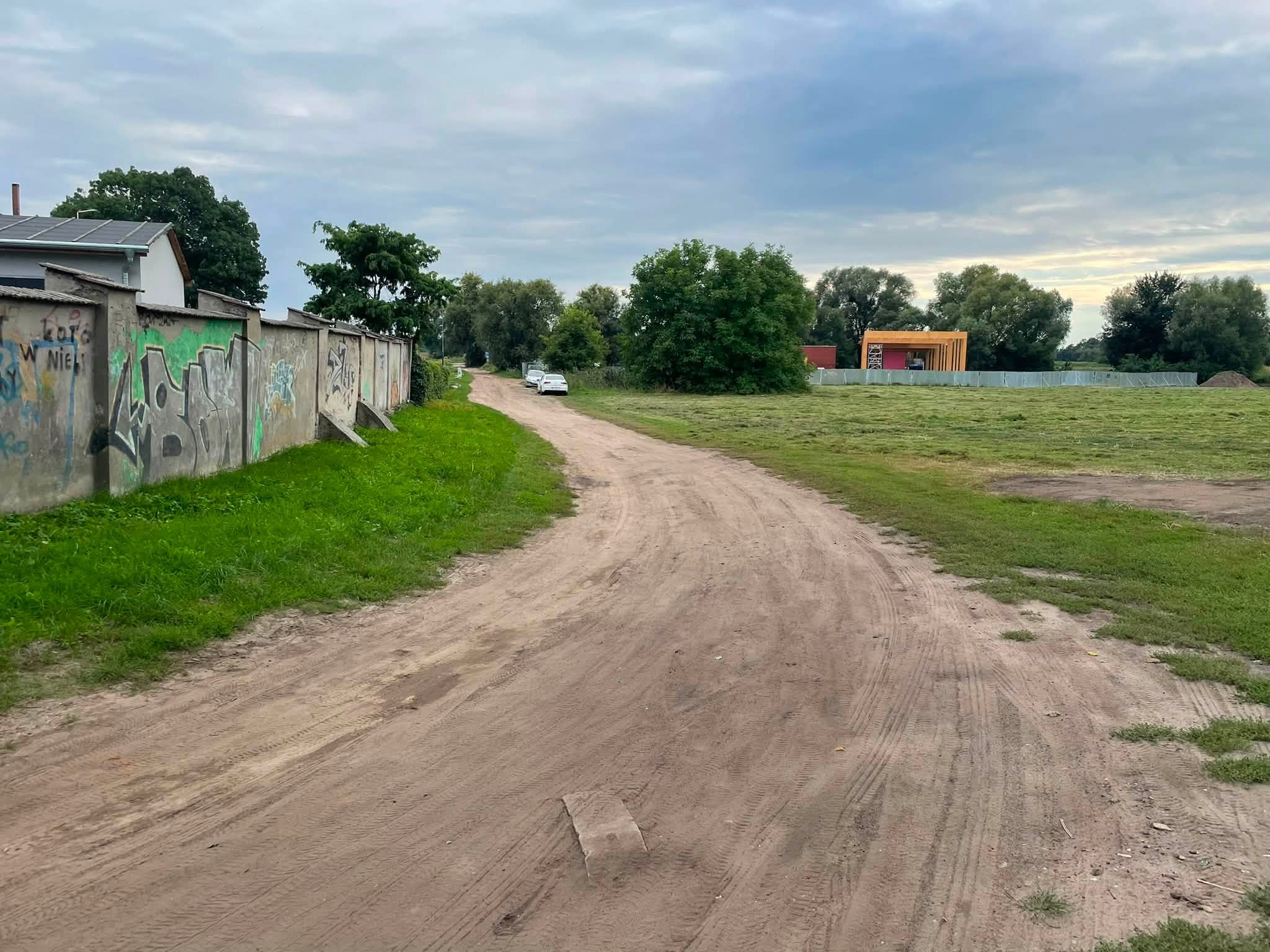 Plac budowy strefy turystycznej przy ruinach zamku w Szubinie